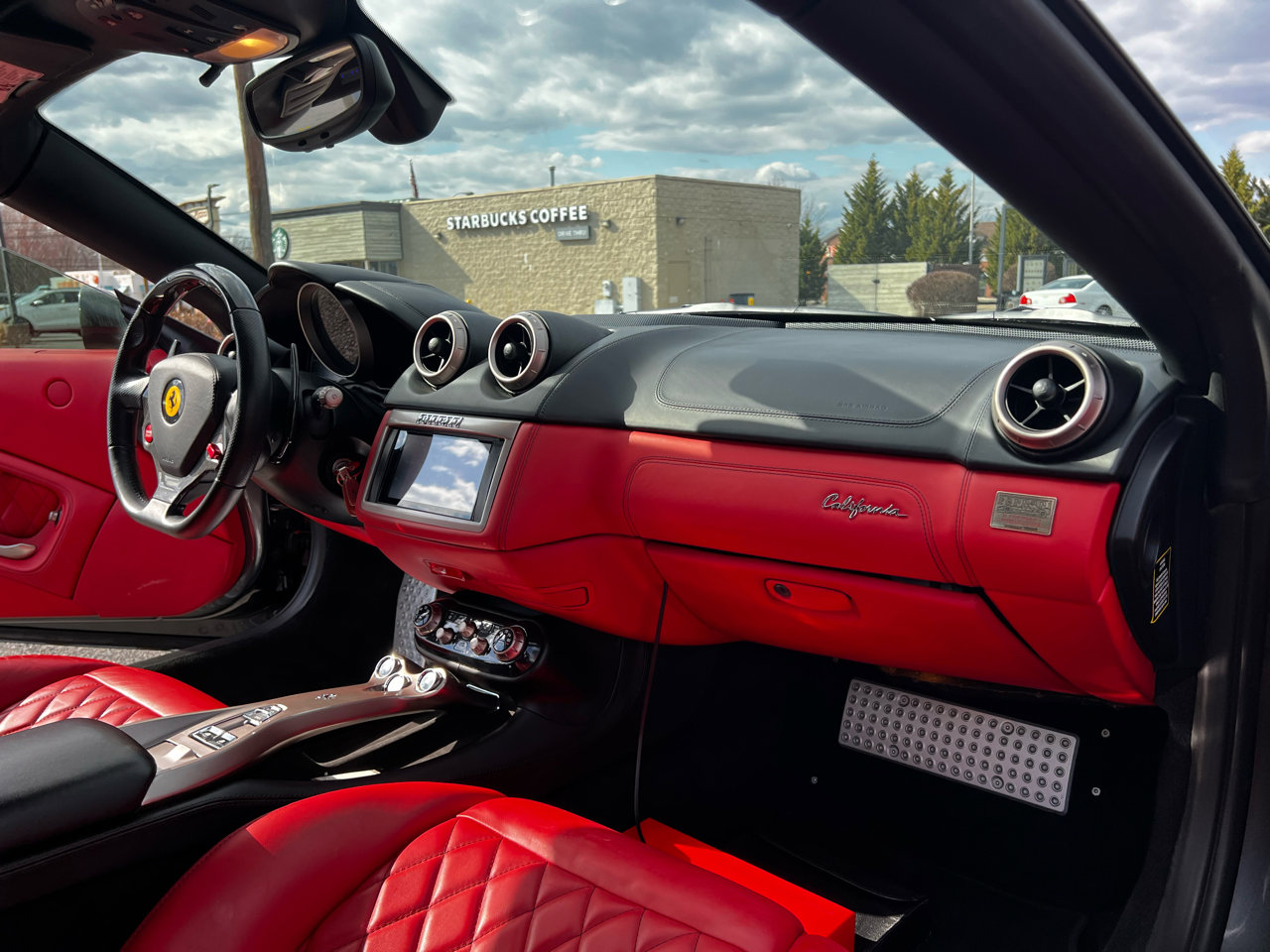 Used 2012 Ferrari California image 26