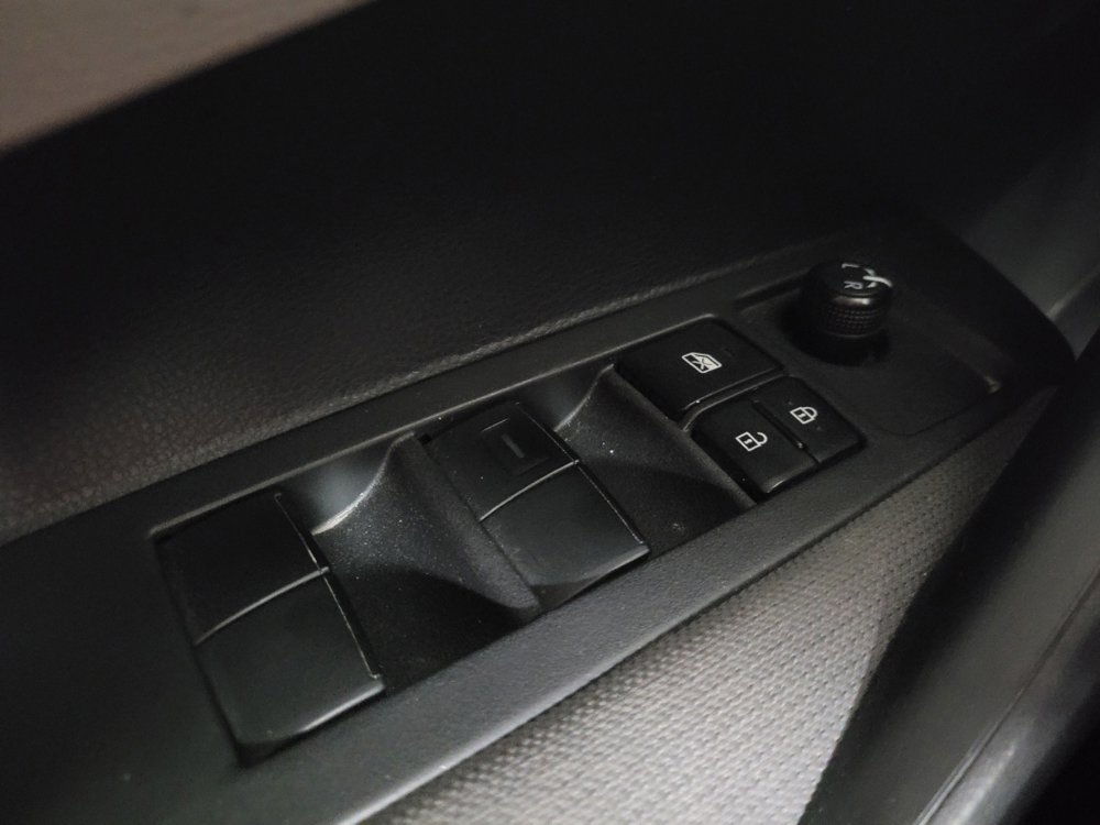 Used 2021 Toyota Corolla LE w/ LE Convenience Package FWD image 27