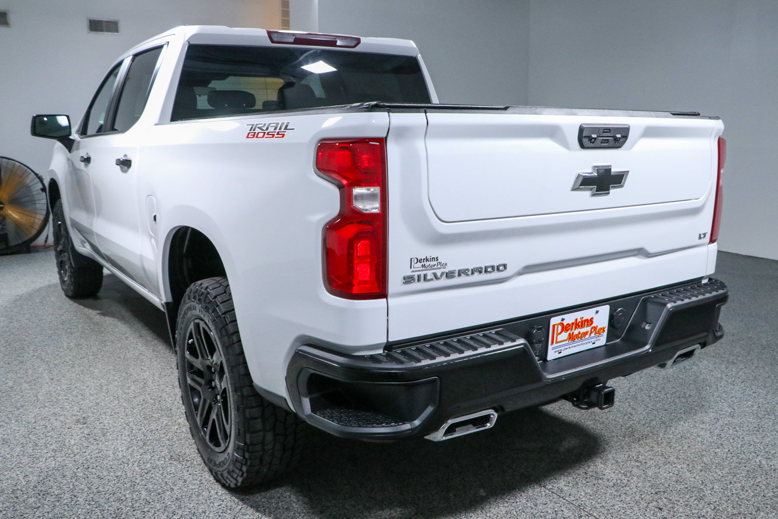 Used 2023 Chevrolet Silverado 1500 LT Trail Boss AWD/4WD image 9