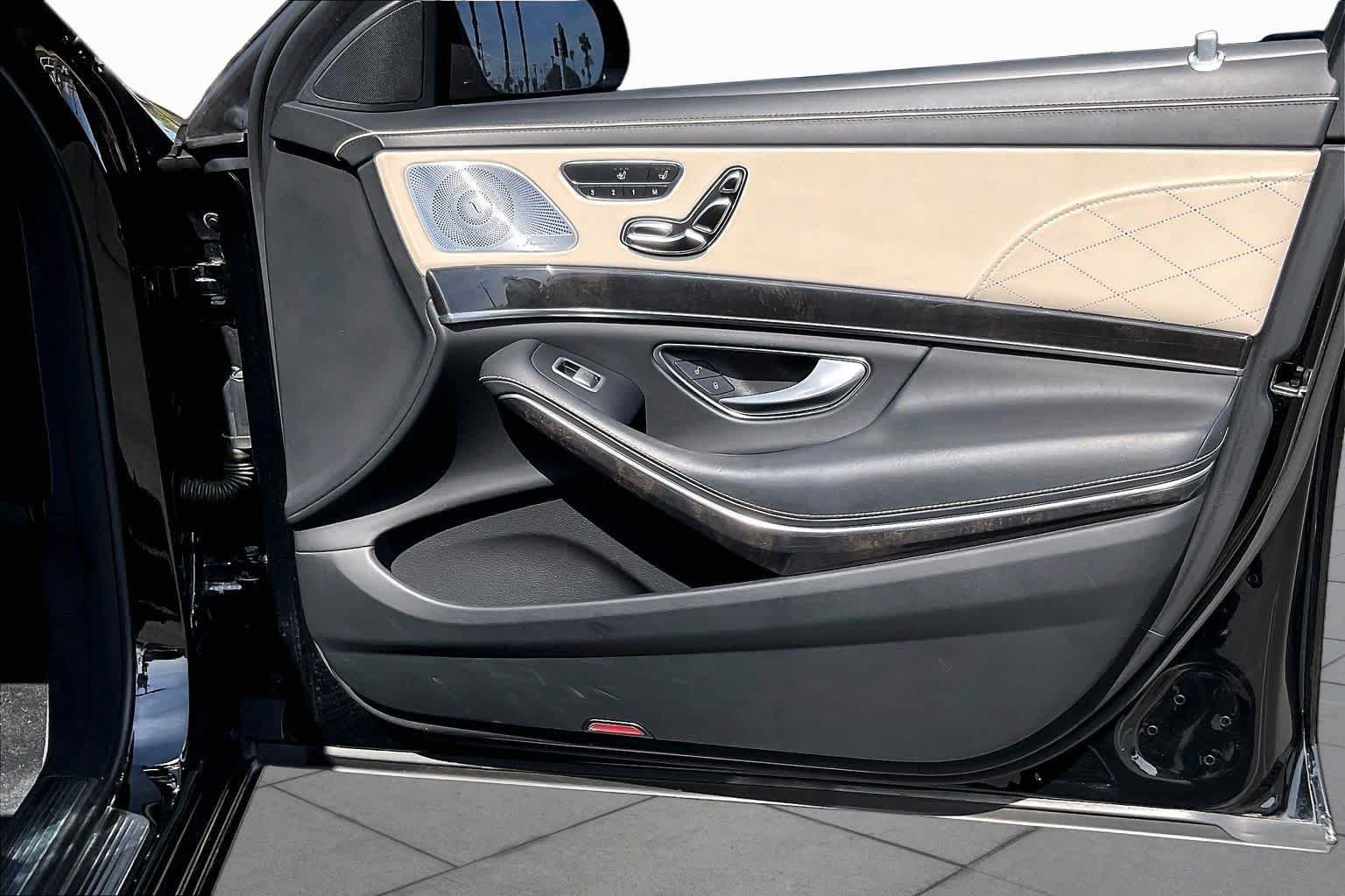 Used 2018 Mercedes-Benz S 560 Sedan image 22
