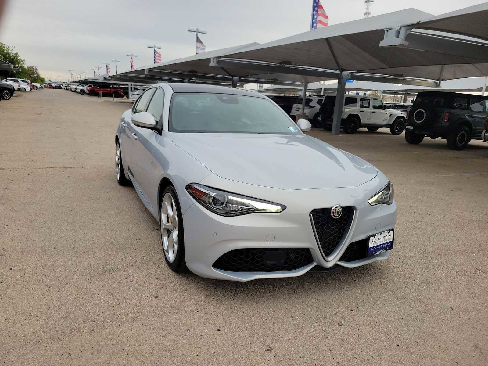 Used 2020 Alfa Romeo Giulia Ti Sport w/ Quick Order Package 22S Sport AWD/4WD image 2