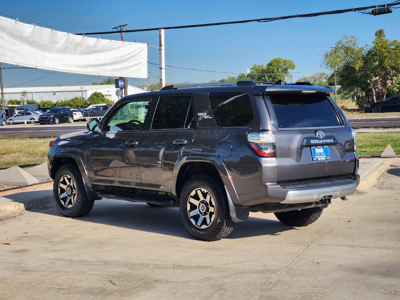 Used 2018 Toyota 4Runner TRD Off-Road AWD/4WD image 7