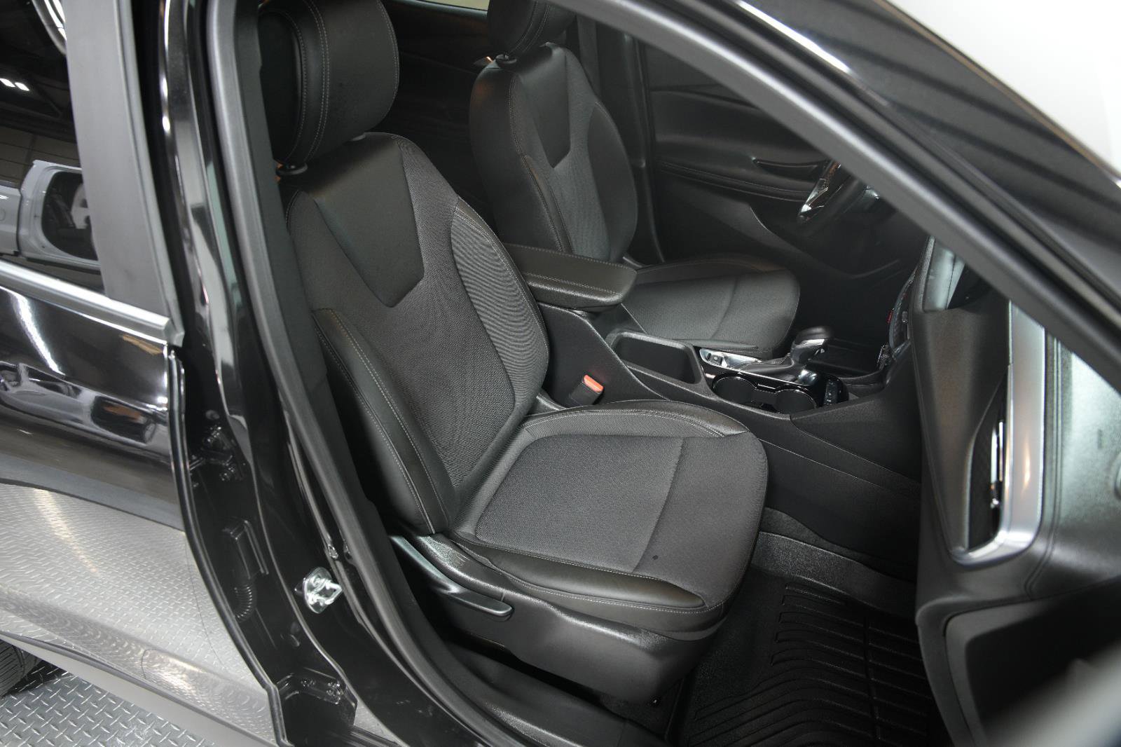 Used 2025 Buick Encore GX Preferred image 17