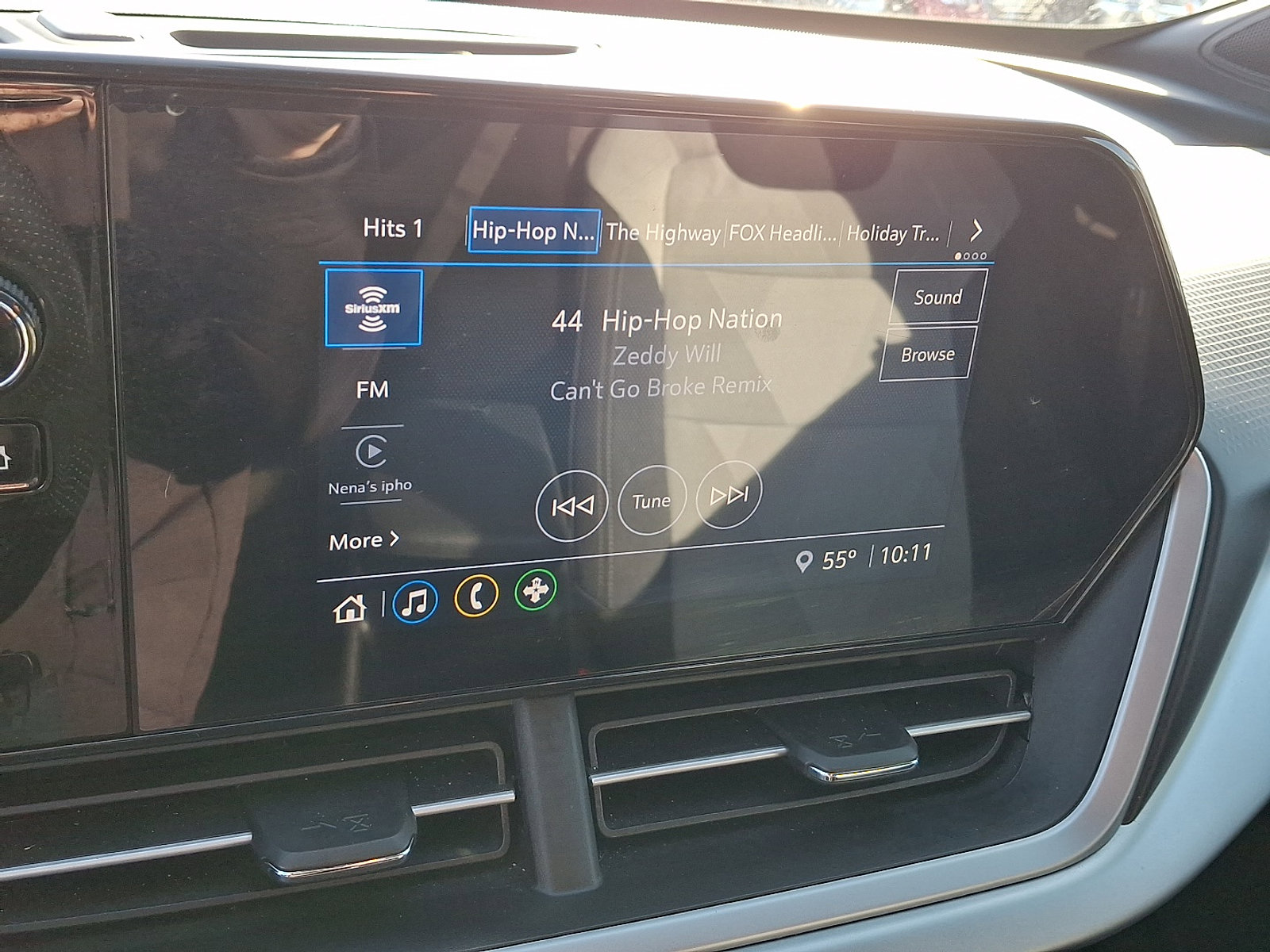 Certified 2025 Chevrolet Trax RS w/ Sunroof Package image 17