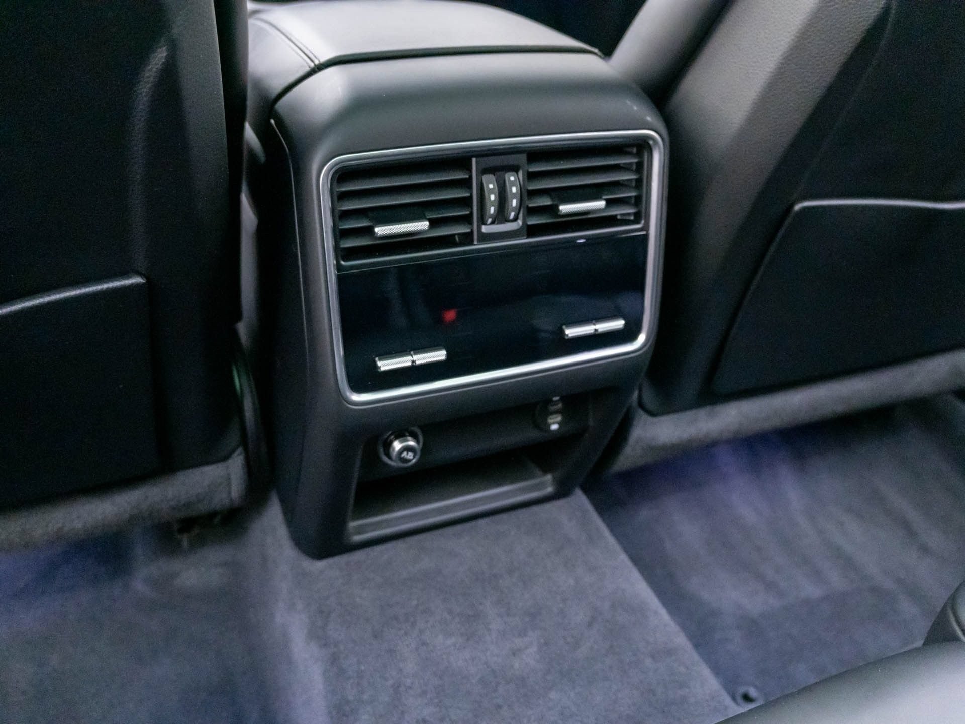 Certified 2023 Porsche Cayenne Platinum Edition AWD/4WD image 22