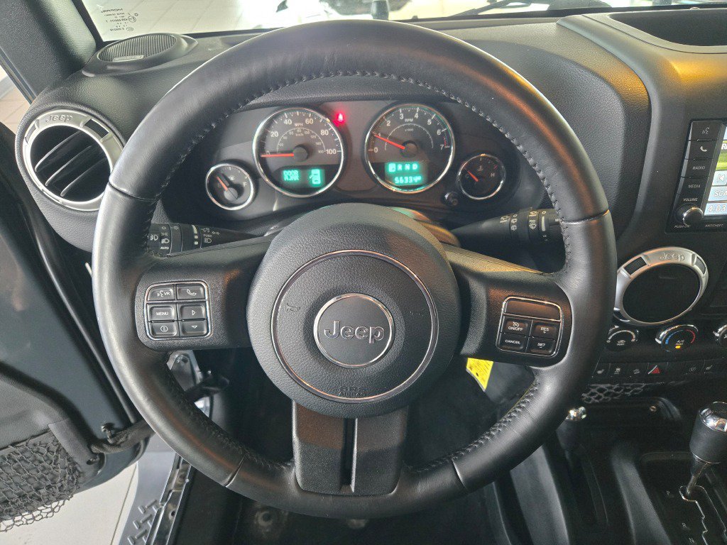 Used 2017 Jeep Wrangler Unlimited Sahara w/ Connectivity Group AWD/4WD image 24