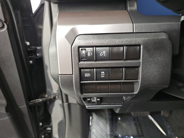 Certified 2025 Toyota Tacoma TRD Off-Road AWD/4WD image 18