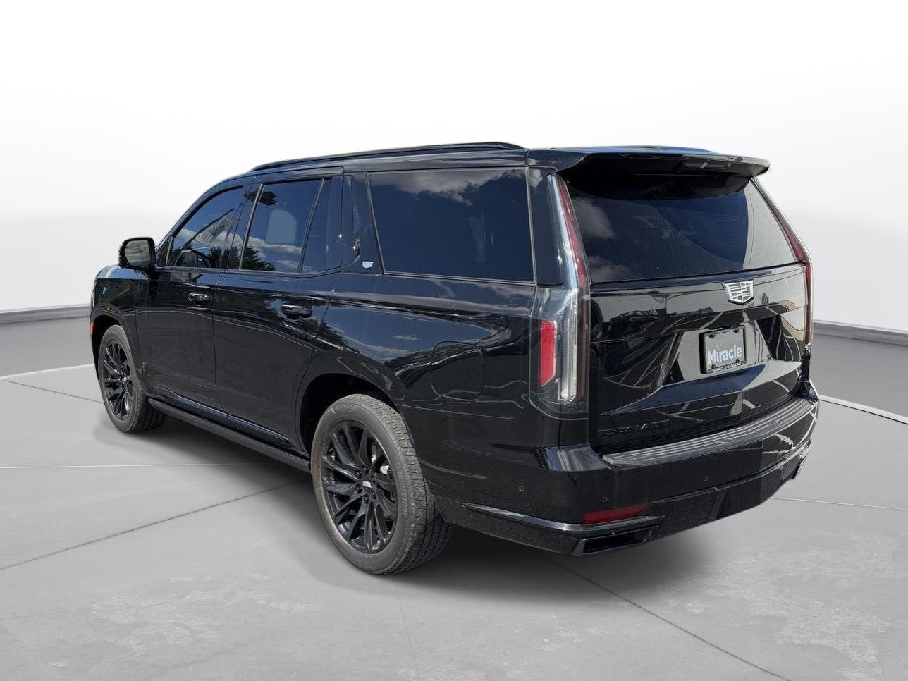Used 2024 Cadillac Escalade Sport w/ LPO, ONYX Package AWD/4WD image 2