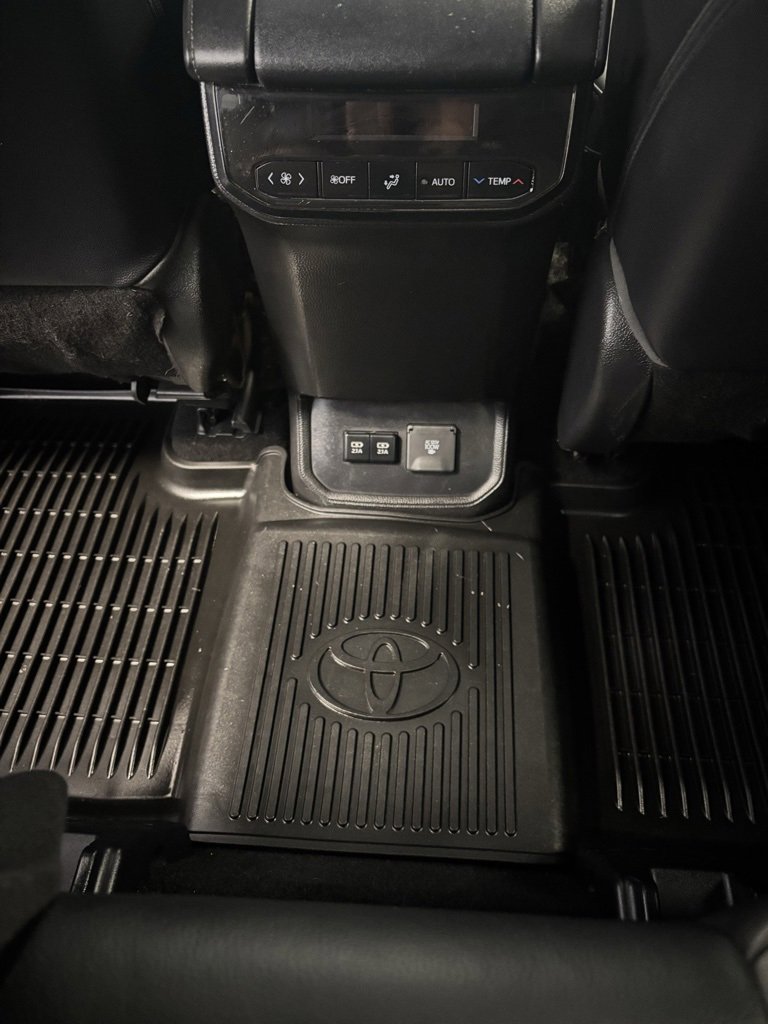 Certified 2020 Toyota Highlander Limited image 8