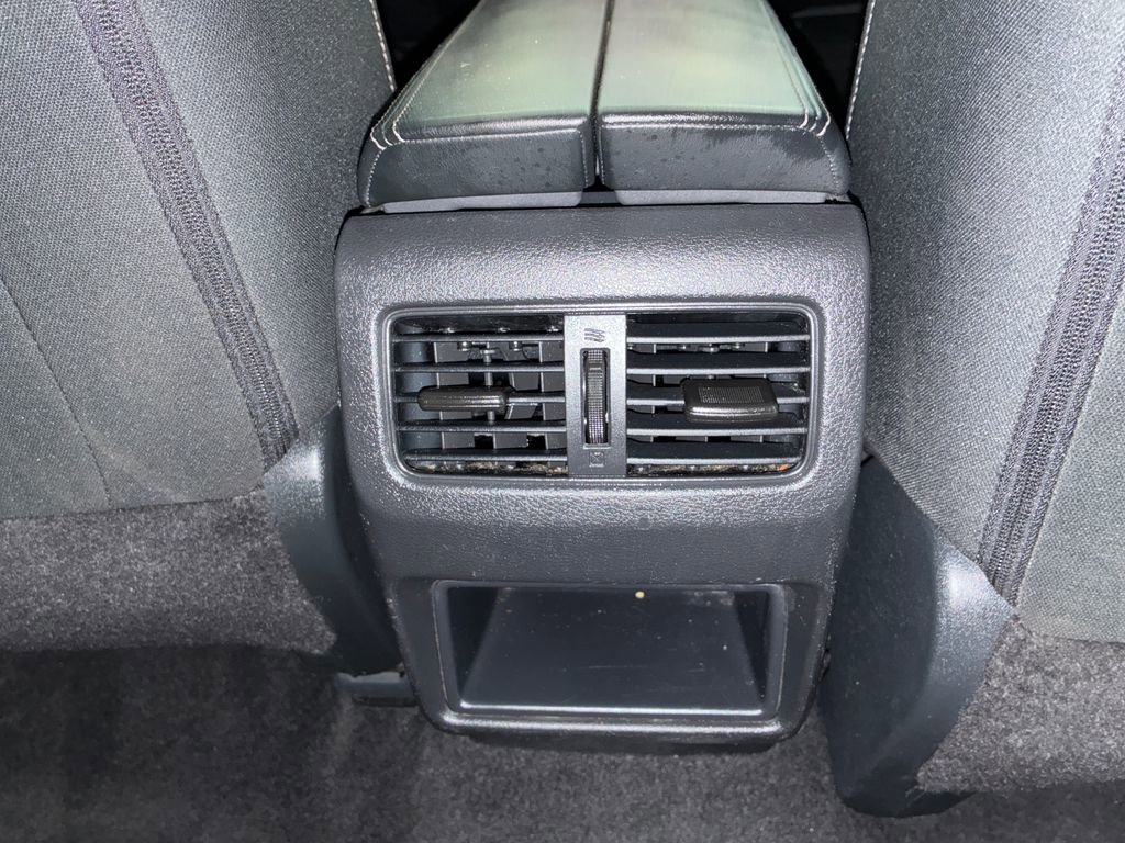 Used 2023 Nissan Rogue S AWD/4WD image 27