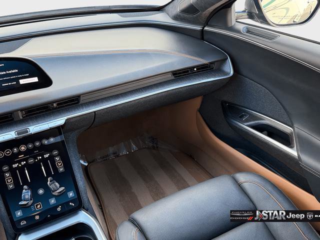 Used 2024 Lucid Air Touring image 17