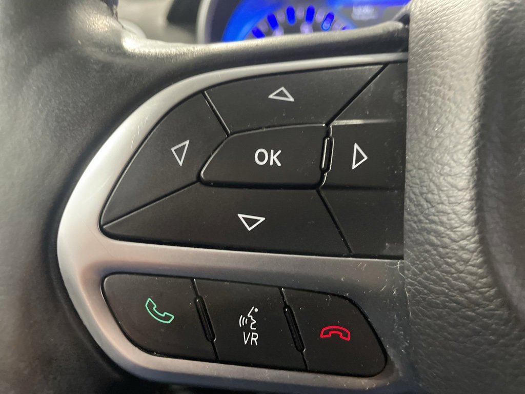 Used 2017 Chrysler 300 C image 26