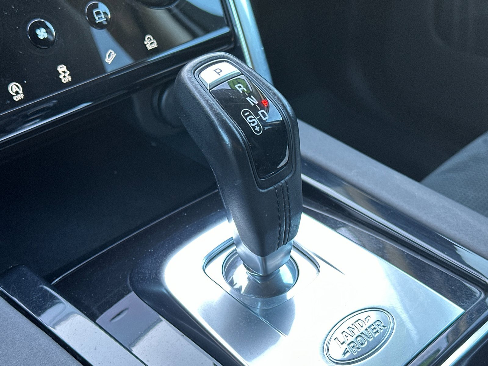 Used 2020 Land Rover Discovery Sport S image 22