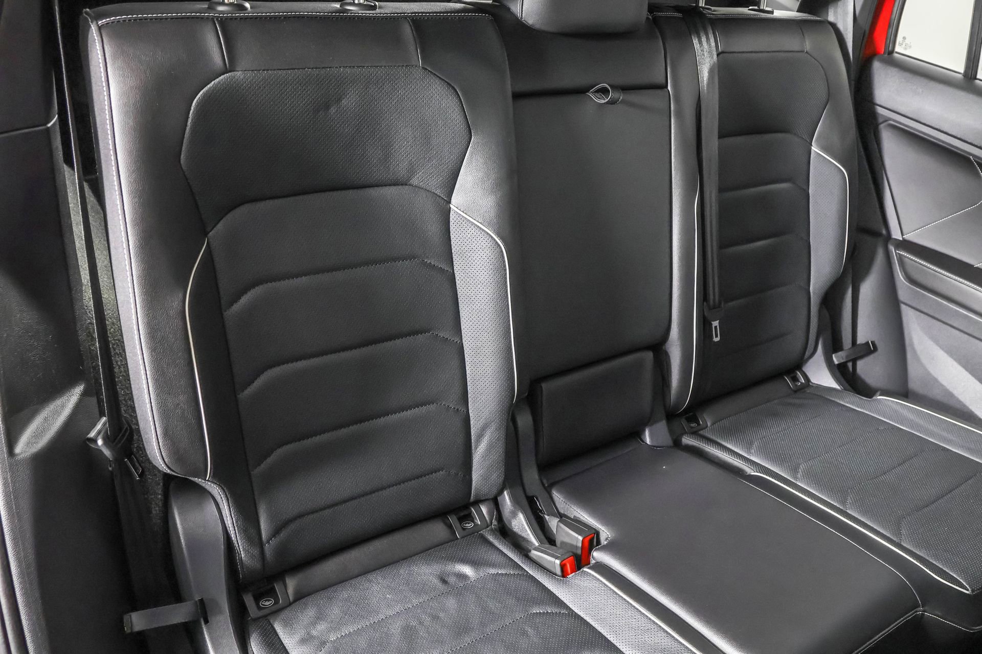 Used 2024 Volkswagen Tiguan SEL R-Line image 42