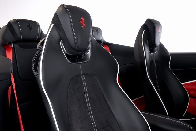 Certified 2025 Ferrari Roma Spider RWD image 53