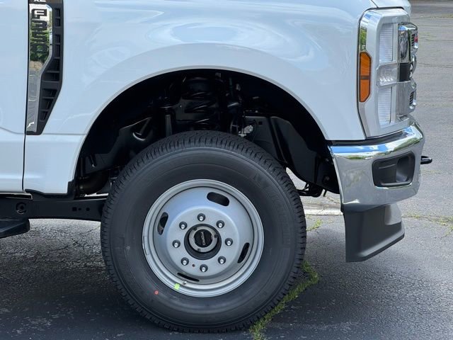 New 2025 Ford F350 XL w/ XL Chrome Package image 15