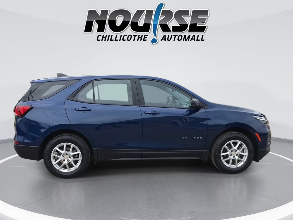 Used 2023 Chevrolet Equinox LS AWD/4WD image 9