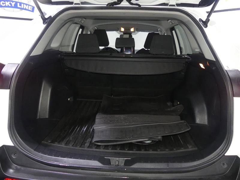 Used 2021 Toyota RAV4 LE image 9