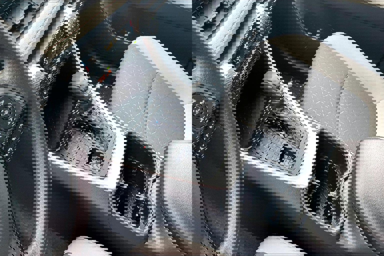 Used 2022 Toyota RAV4 XLE image 22