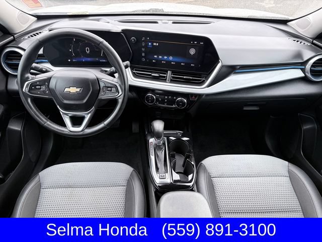Used 2024 Chevrolet Trax LT w/ LT Convenience Package FWD image 8