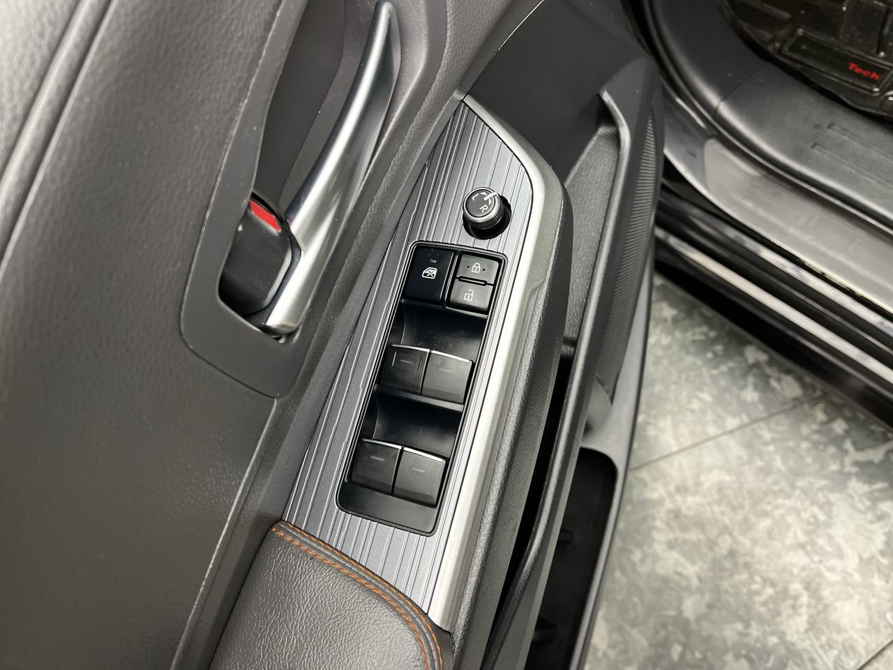 Used 2021 Toyota Sienna XSE w/ XSE Plus Package AWD/4WD image 9