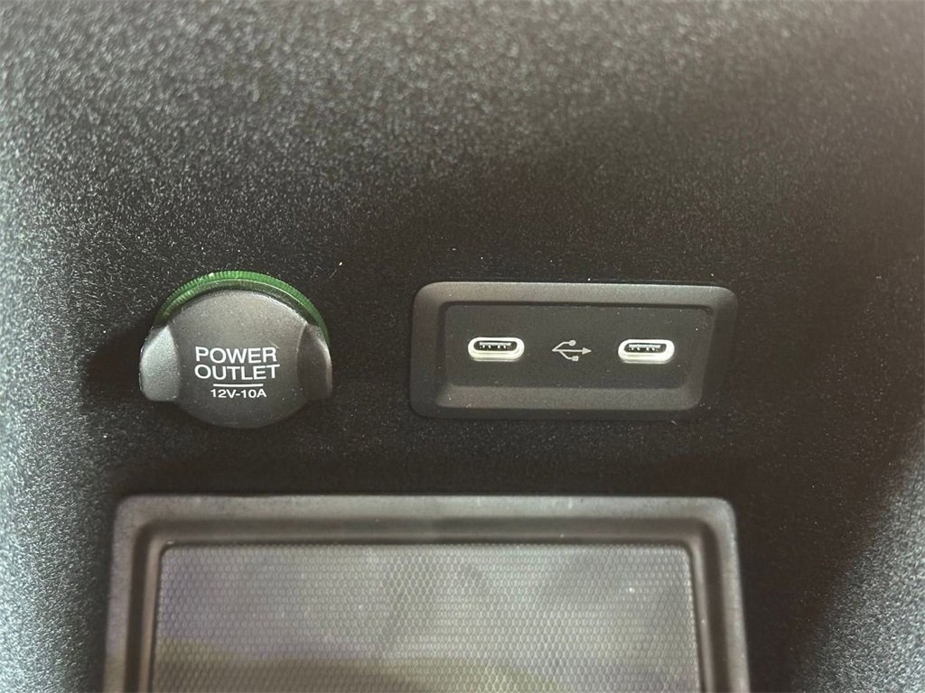 New 2026 Aston Martin DBX 707 image 25