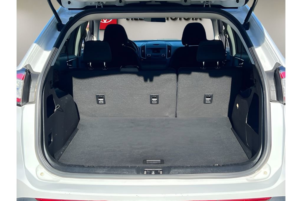 Used 2017 Ford Edge SE image 17