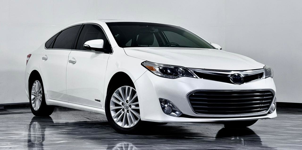 Used 2013 Toyota Avalon Limited w/ Technology Pkg FWD image 2