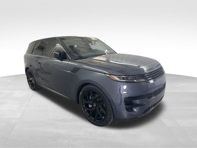 Used 2025 Land Rover Range Rover Sport SE image 3
