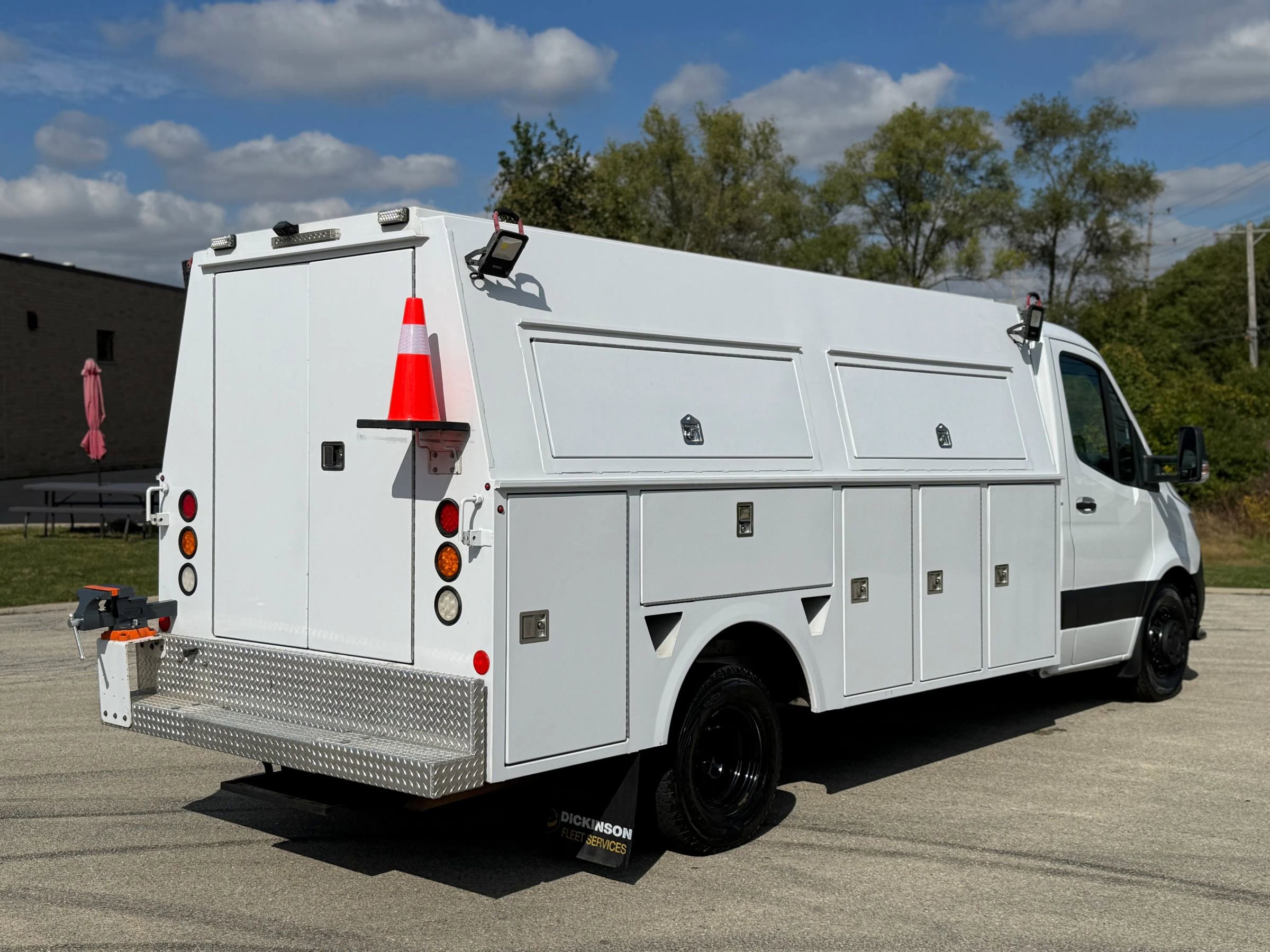 Used 2019 Freightliner Sprinter 3500 w/ Premium Package image 4