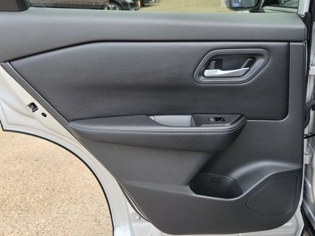 Used 2024 Nissan Rogue SV AWD/4WD image 18