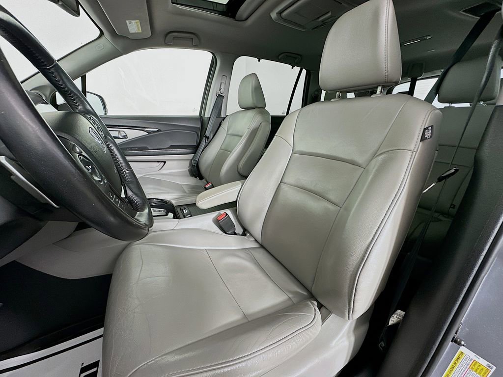 Used 2018 Honda Pilot Touring image 22
