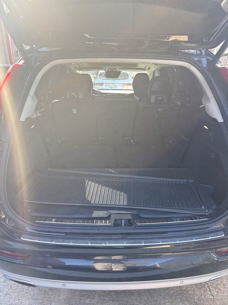 Used 2019 Volvo XC90 T6 Momentum w/ Advanced Package image 6