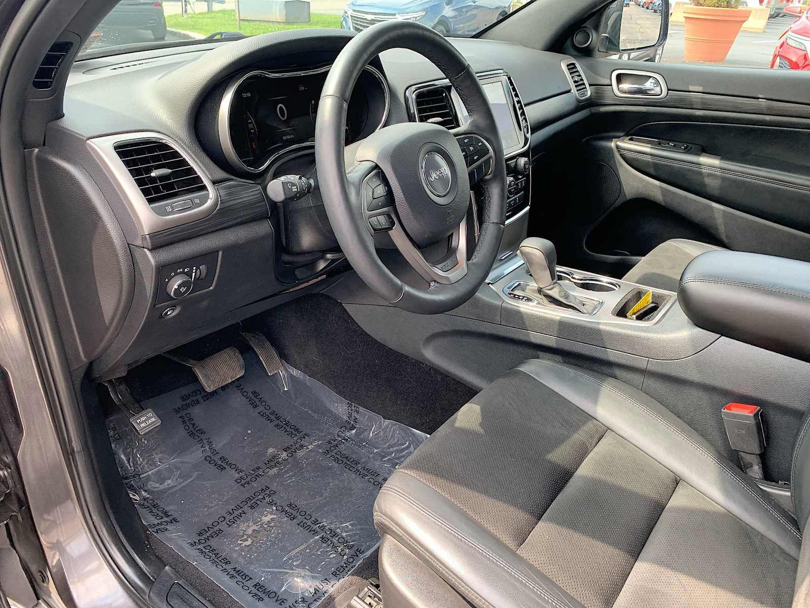 Used 2019 Jeep Grand Cherokee Altitude AWD/4WD image 10