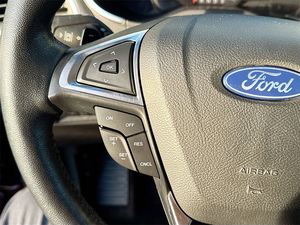 Used 2020 Ford Edge Titanium w/ Class II Trailer Tow Package image 8