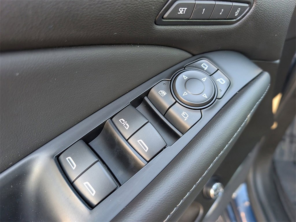 Used 2024 Buick Enclave Avenir image 46