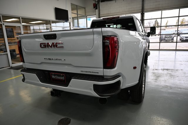 New 2026 GMC Sierra 3500 Denali w/ Denali Reserve Package image 9