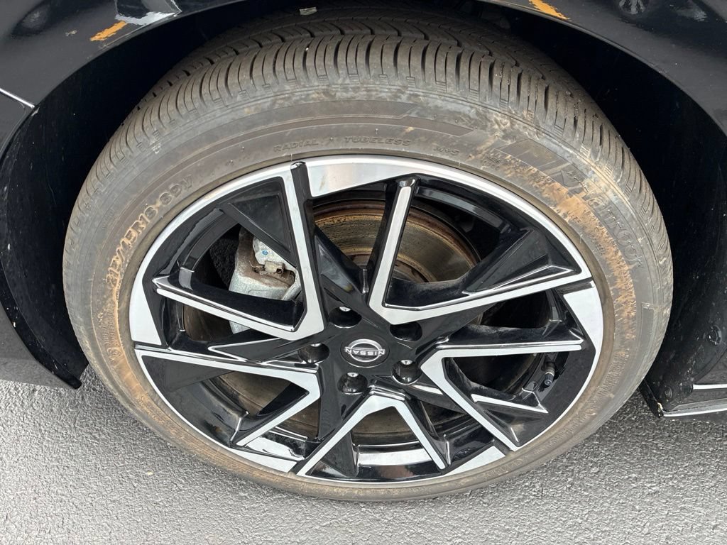 Certified 2025 Nissan Sentra SR FWD image 12