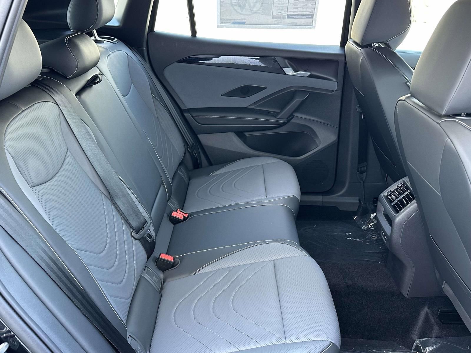 New 2026 Volkswagen Tiguan SE R-Line image 15