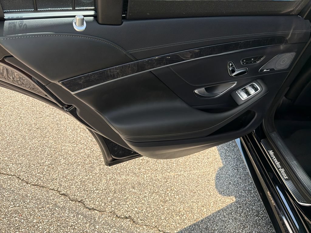 Used 2019 Mercedes-Benz S 560 Sedan image 21