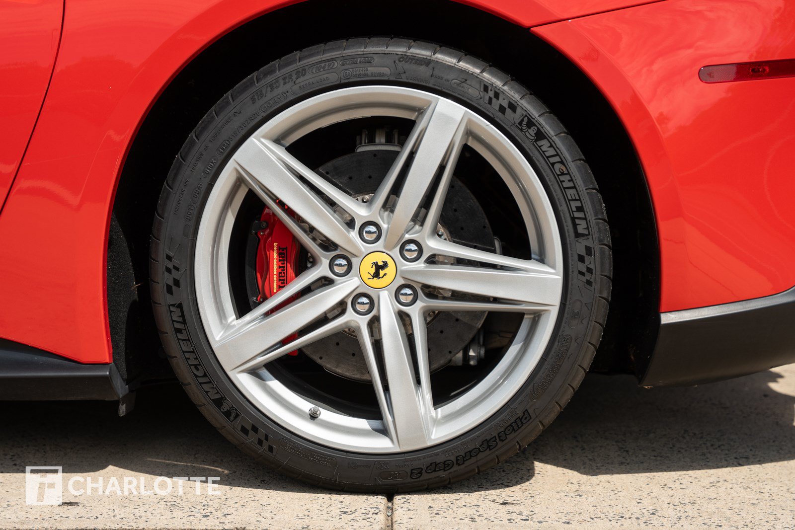 Used 2014 Ferrari F12 Berlinetta RWD image 10