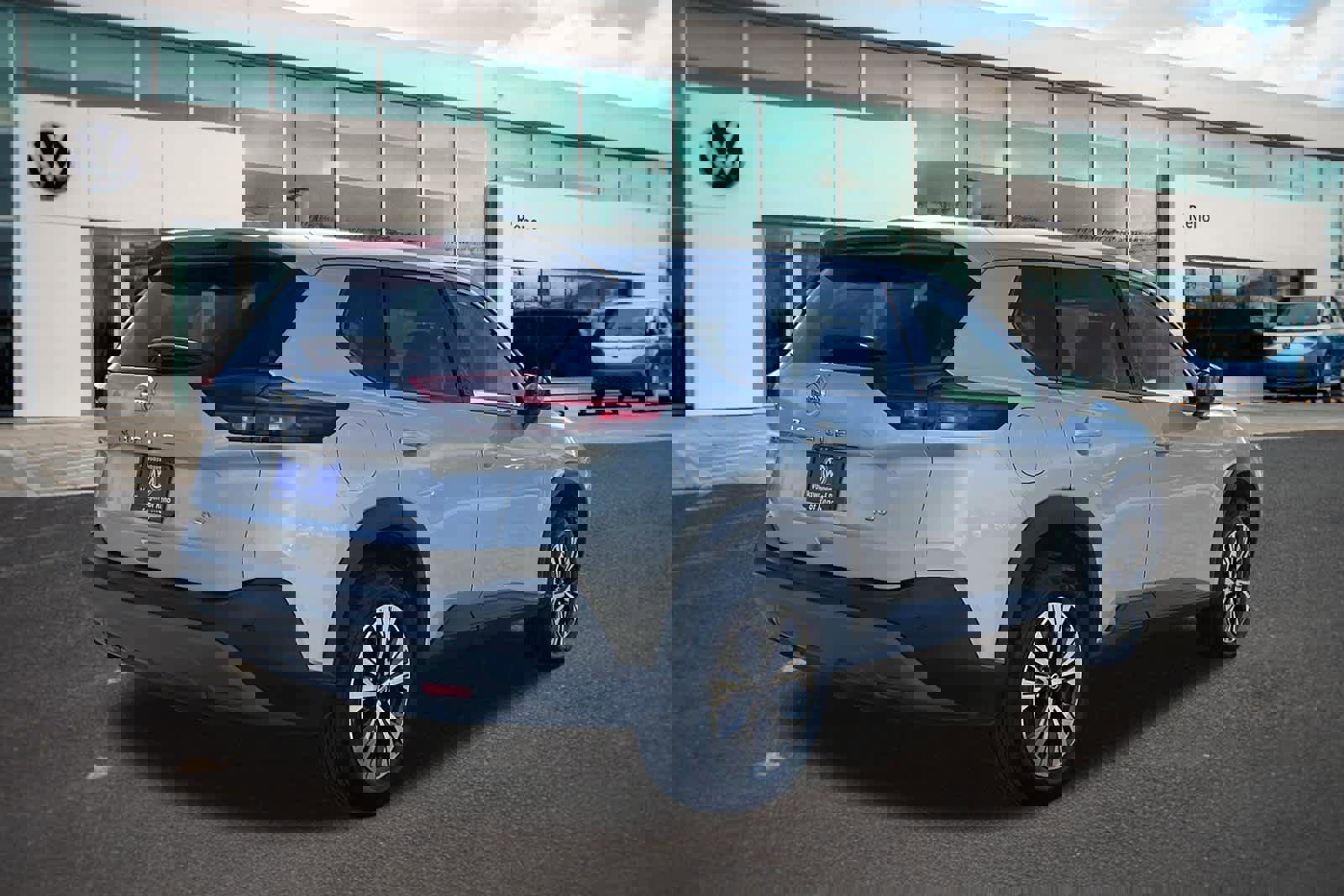 Used 2021 Nissan Rogue SV image 5