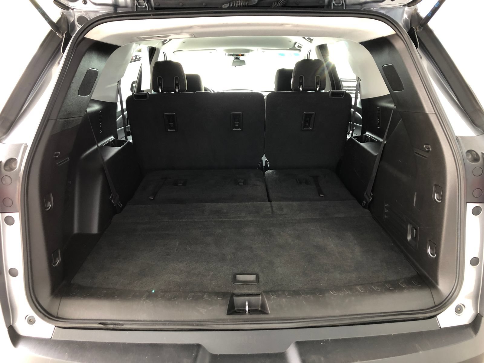 Used 2018 Chevrolet Traverse LS FWD image 9