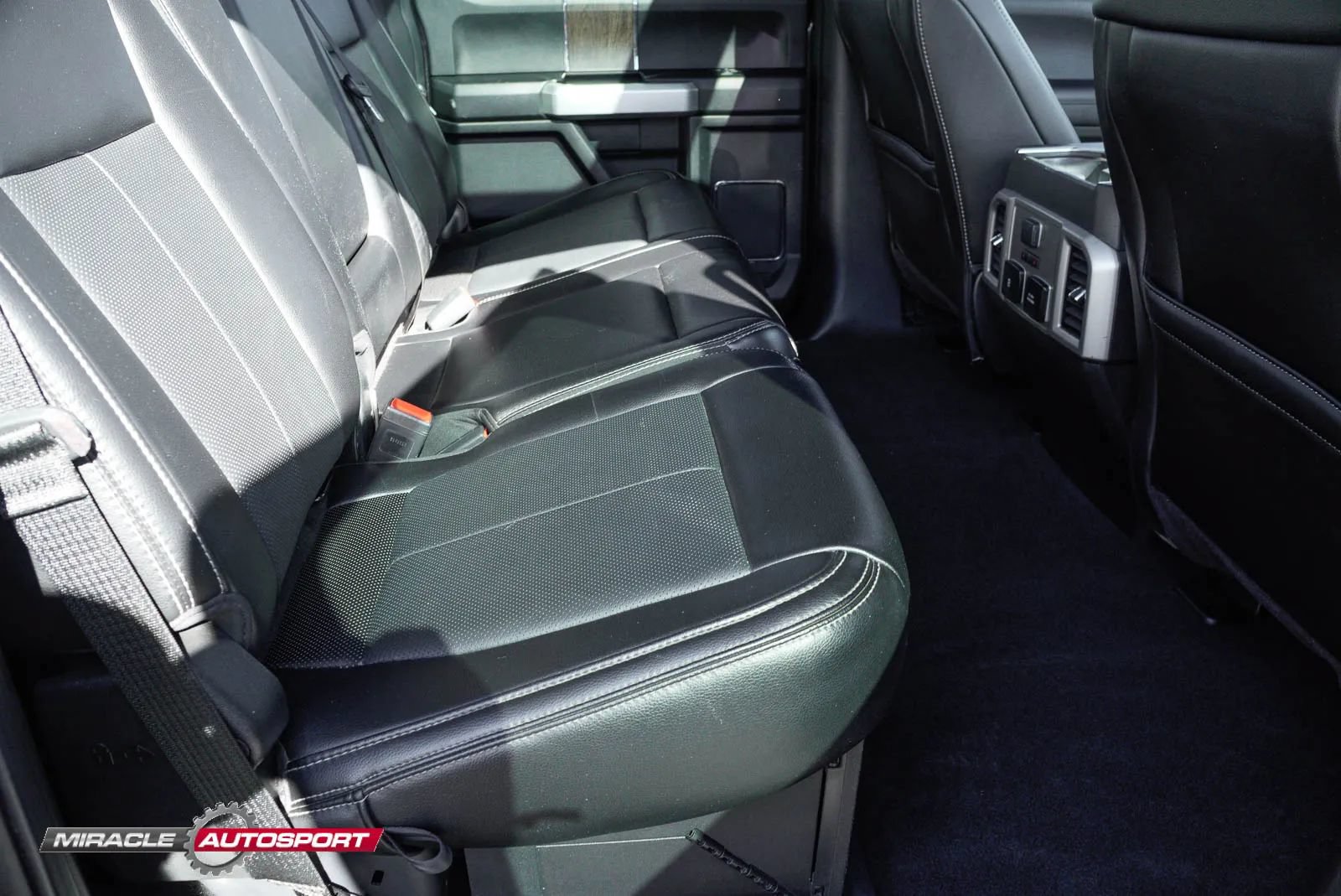 Used 2020 Ford F350 Lariat AWD/4WD image 37