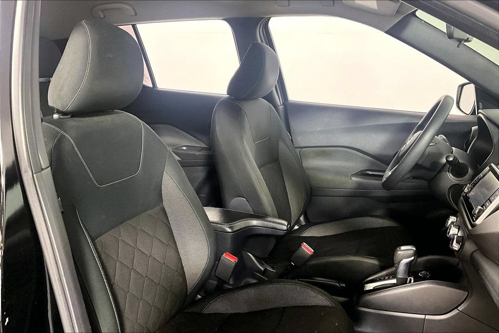 Used 2020 Nissan Kicks S FWD image 7