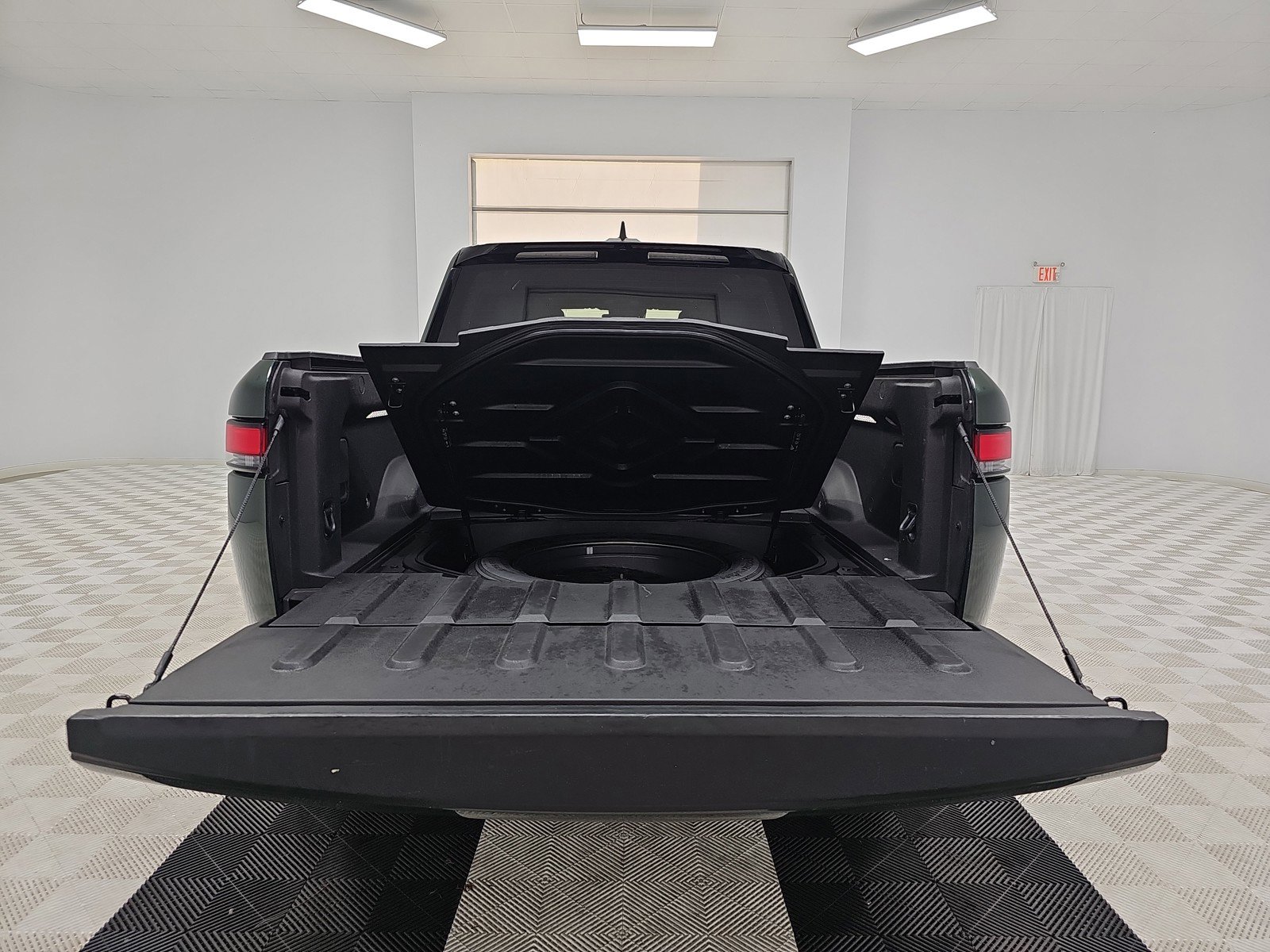 Used 2022 Rivian R1T Adventure image 15