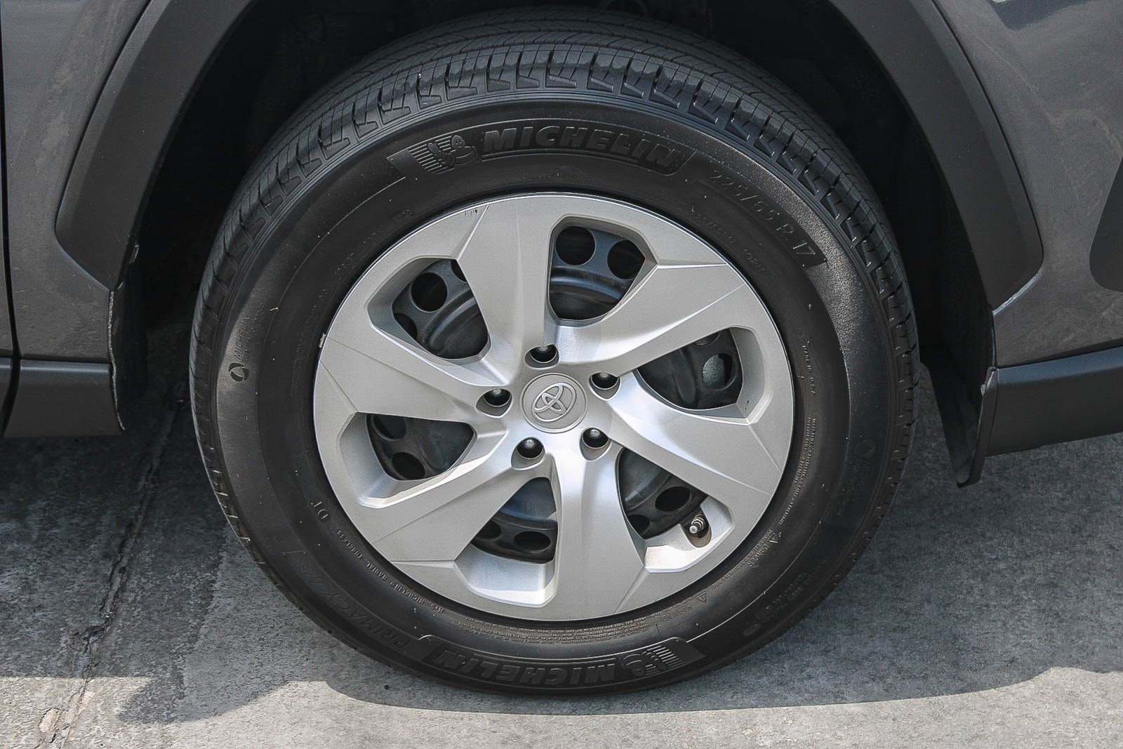 Certified 2023 Toyota RAV4 LE AWD/4WD image 11