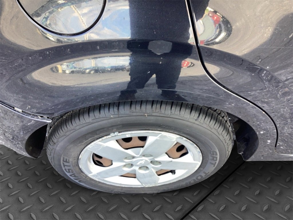 Used 2013 Chevrolet Sonic LT image 22