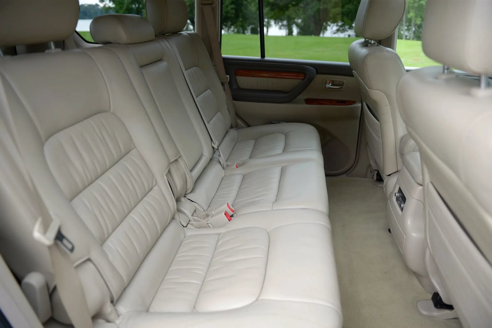 Used 2005 Lexus LX 470 4WD image 58
