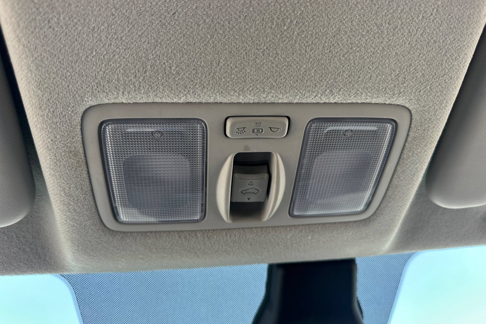 Used 2025 Hyundai Venue SEL FWD image 23